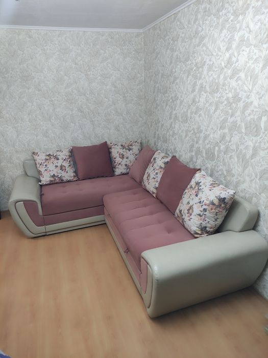 Угловой диван 200*270 см.