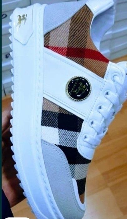 Set dama adidasi Burbbery+camasa,diverse mărimi,Italia,saculet, etiche