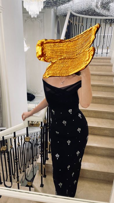 ПЛАТЬЕ ЗА 20 к , в идеальном состояние можете в живую посмотреть