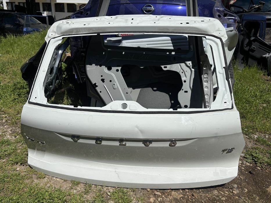 Капак Volvo XC40