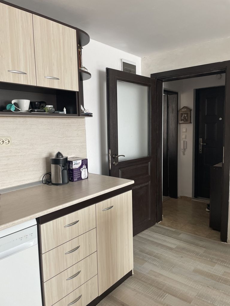 Продава се Двустаен апартамент в Казанлък - 55 кв.м за 1159 €/кв.м - Снимка #2