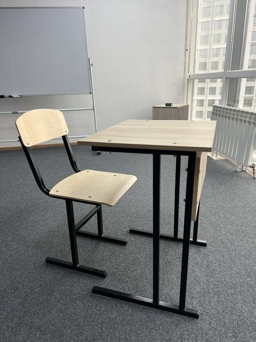 Оринарная парта со стулом новая