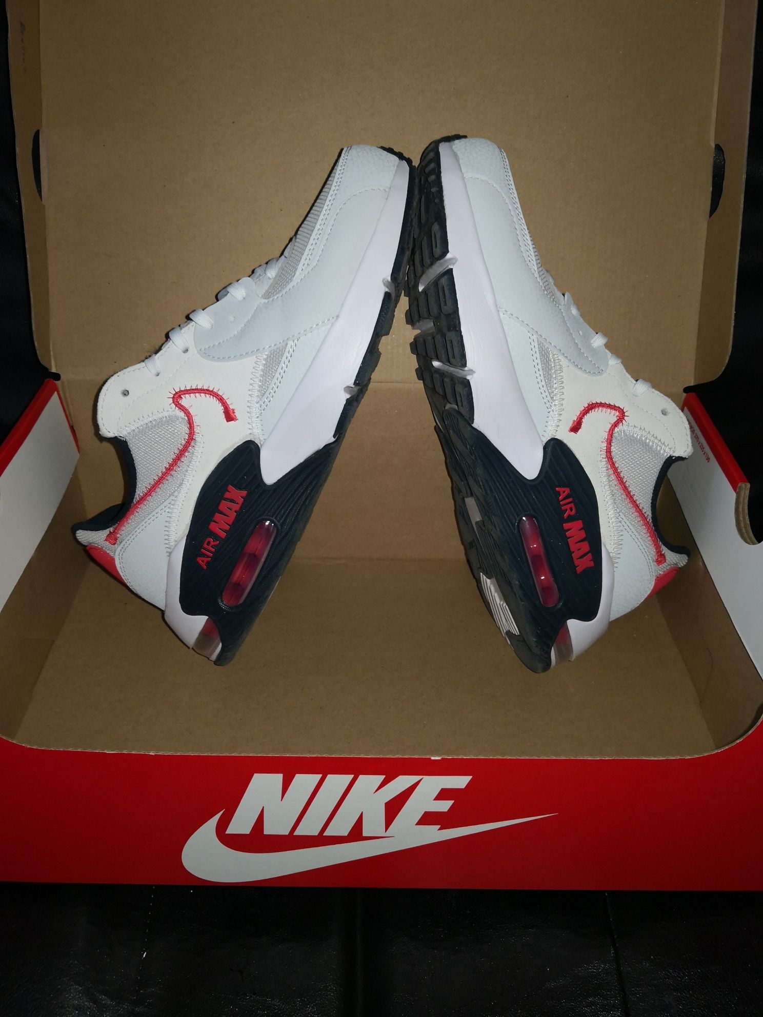 Два чифта AIR MAX 1.Nike Air MAX EXCEE n:41.  2. Nike Air Max Ivo n41.