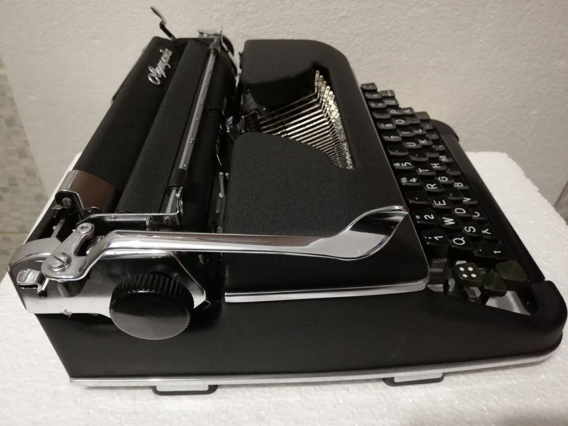 Mașina de scris Olympia sm 2 pentru nevăzători