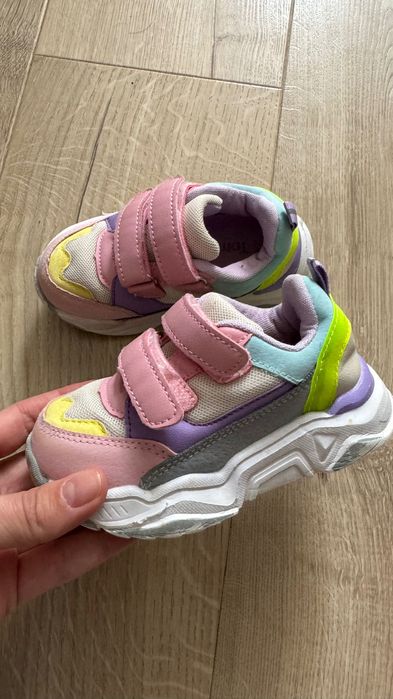 Кроссовки 23 и 24 размер