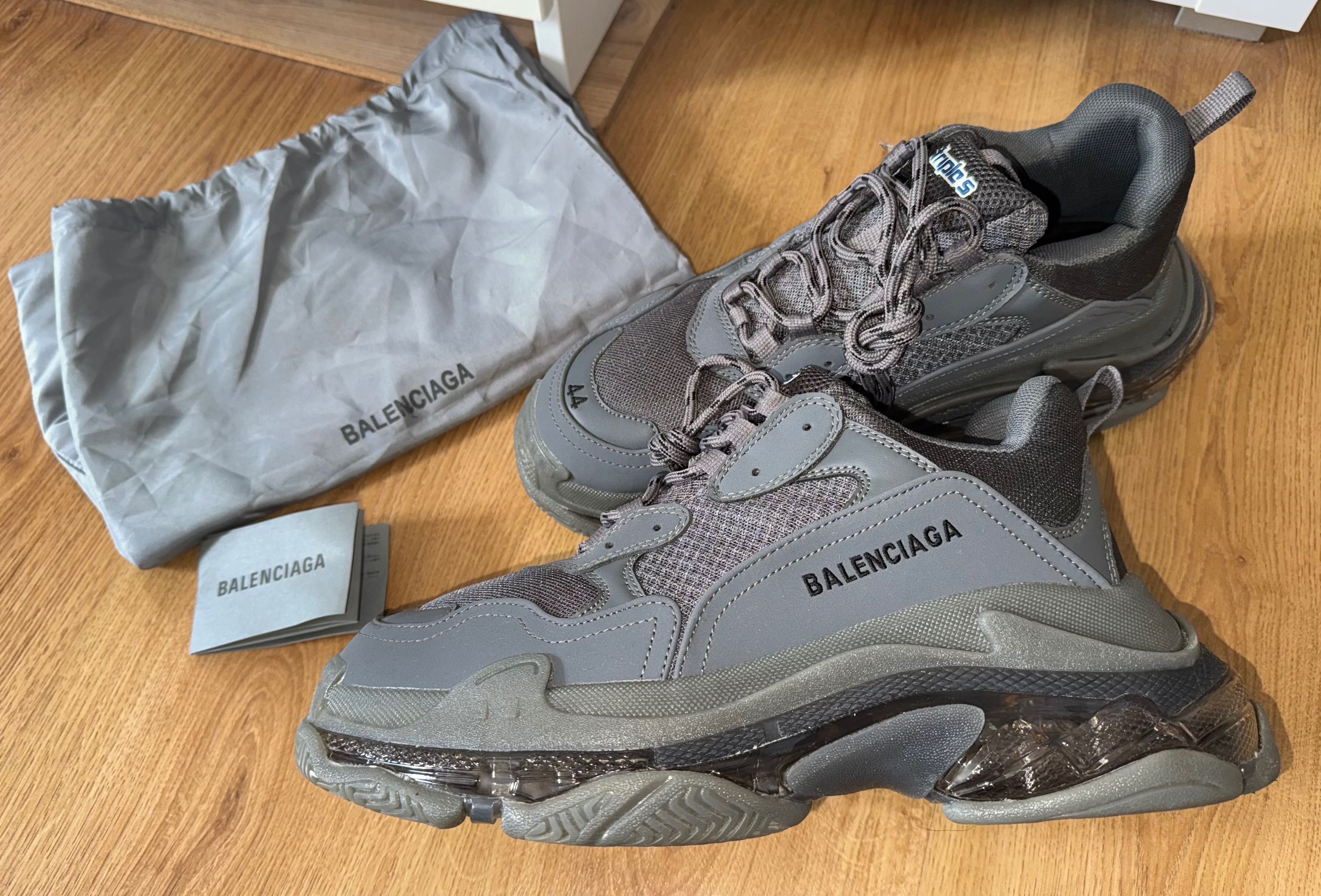 Balenciaga Triple S - Сиви