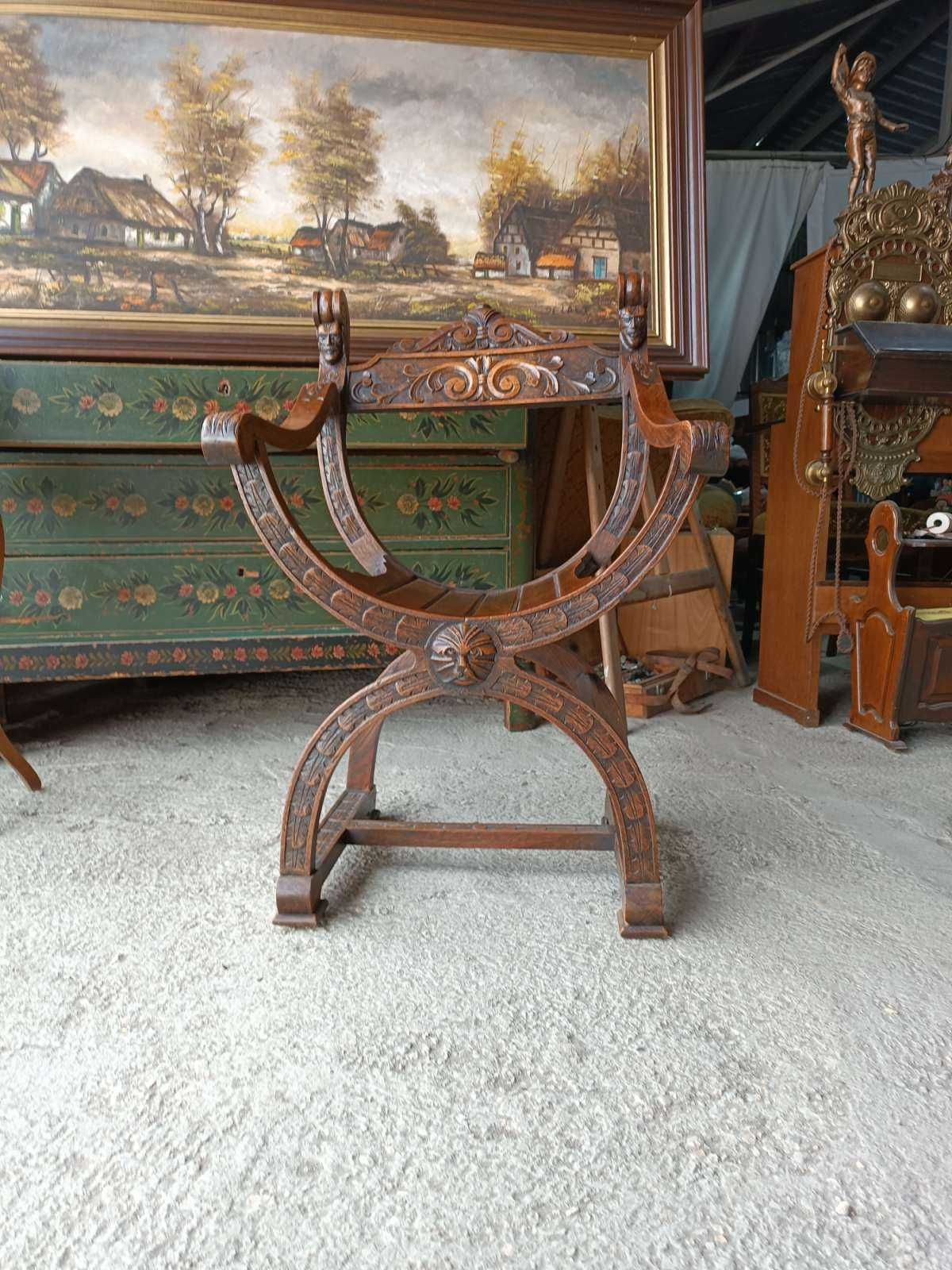 Старинен Рицарски стол Dagobert с богата орнаментика и дърворезба
