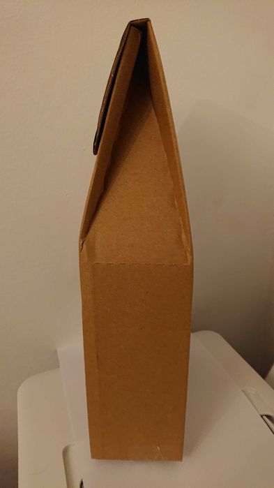 Cutie carton pentru 2 sticle.