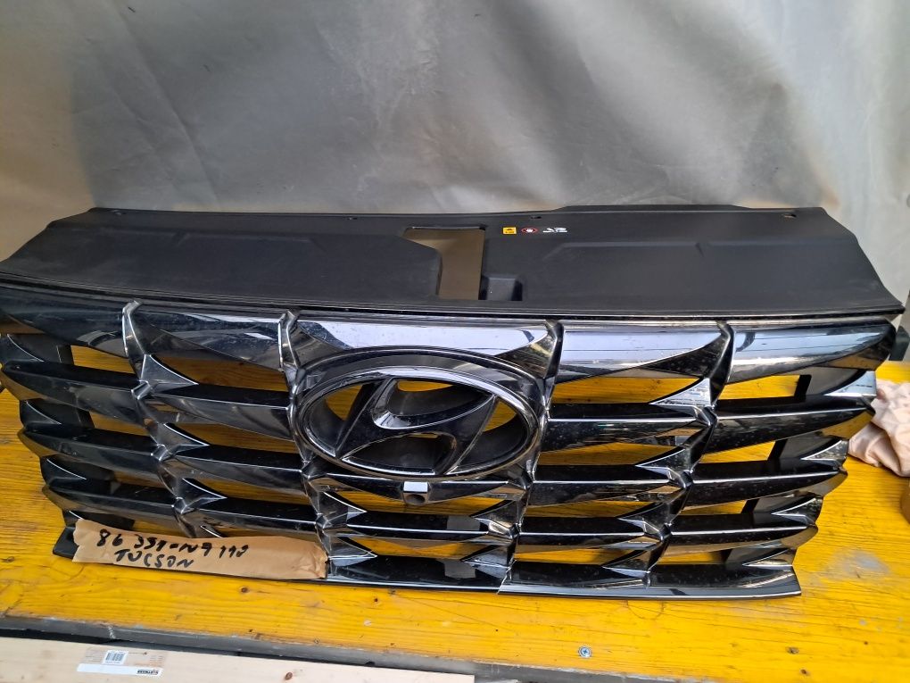 Грил решетка Hyundai Tucson с камера