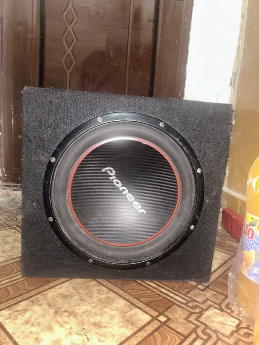 Tub de bass pentru masina