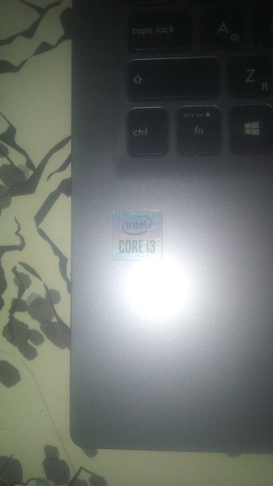 Продам Asus Laptop в идеальном состояние