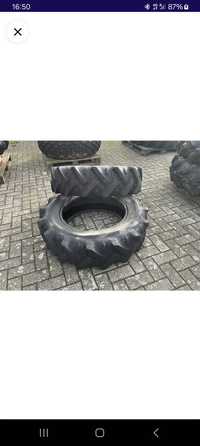 De vanzare 2 anvelope tractor 12.4 R24