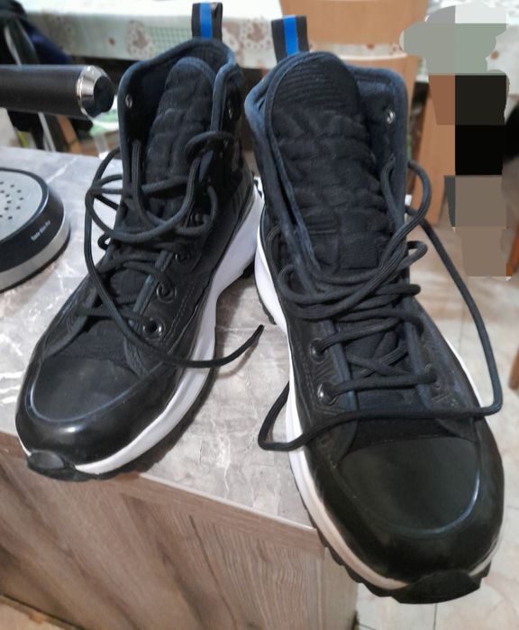 Маратонки запазени, почти нови