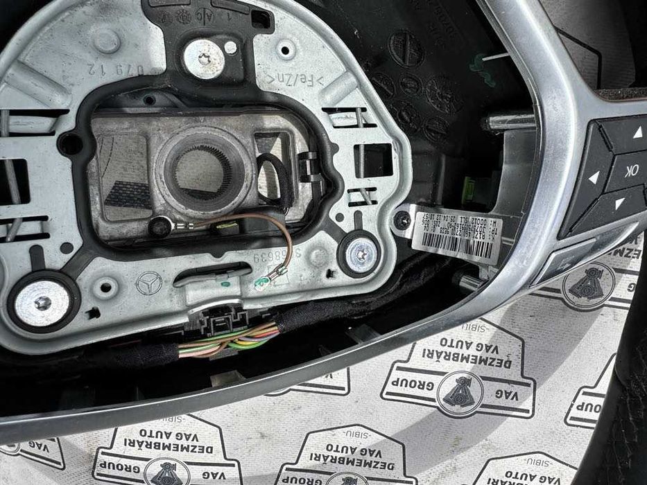 Volan Mercedes C-class cu padele