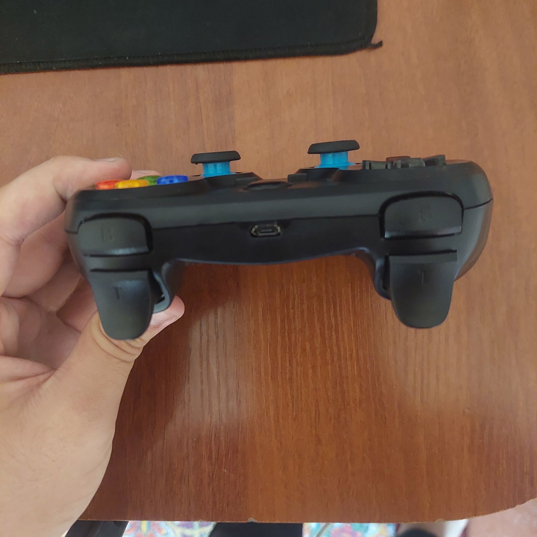 Gamepad joystick sotiladi telefon kompyuterga ulanadi