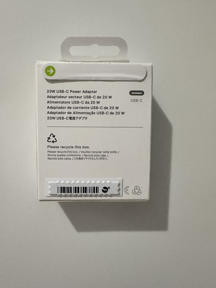 Зарядка на айфон оригинал. Адаптер на айфон USB-C 20 W