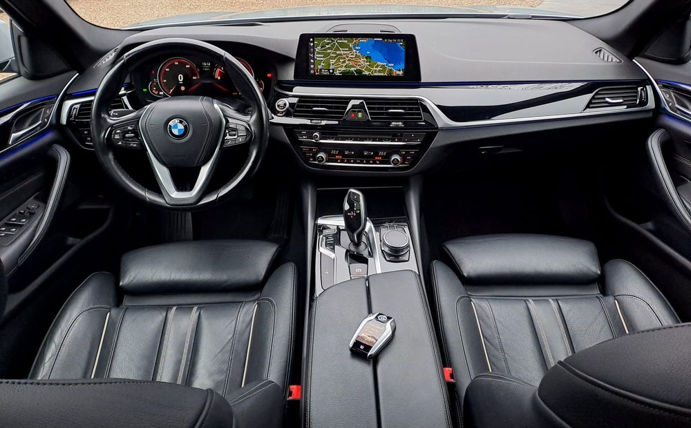 BMW 520d G30 Trapă HUD Sport Line