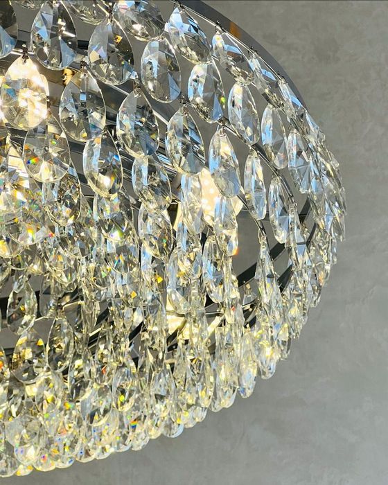 Qandillar , lyustralar , bralar va barcha elektr jihozlari