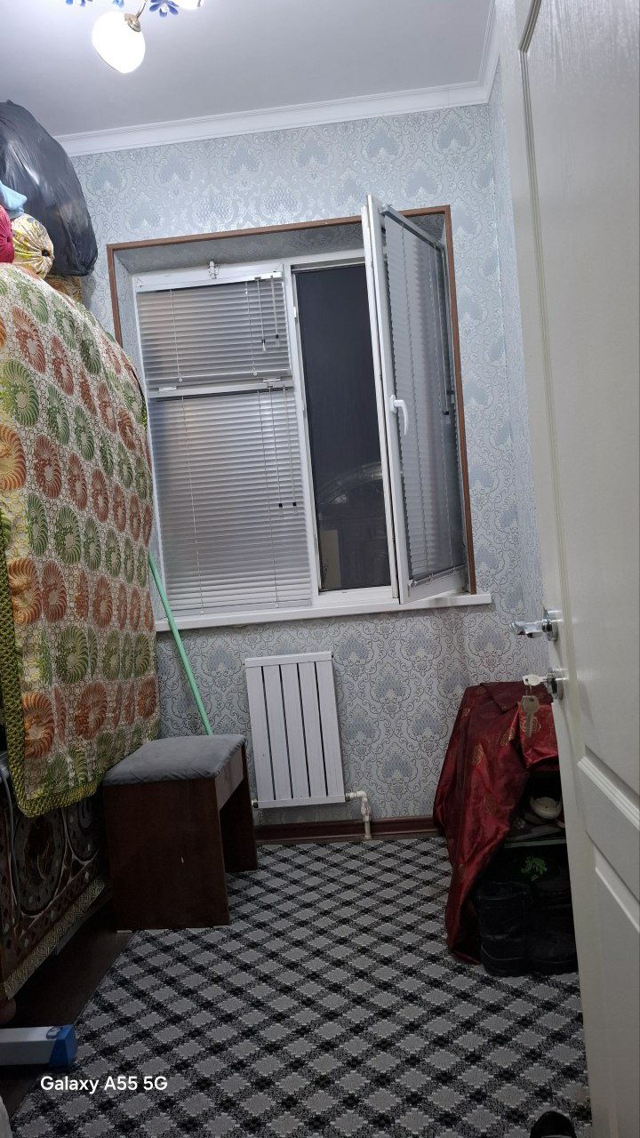 Сроно 3 xonalik kvartira sotiladi karmana yangi yul kamolat uylari