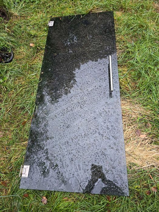 Usi din sticla masiva