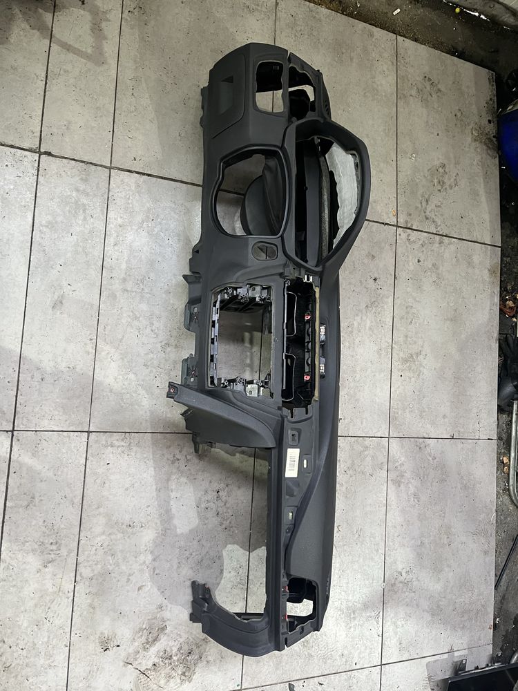 Арматурно табло бмв 3 ф30/31 ( armaturno tablo bmw 3 f30/31 )