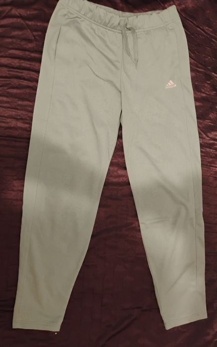 Дамски спортни екипи