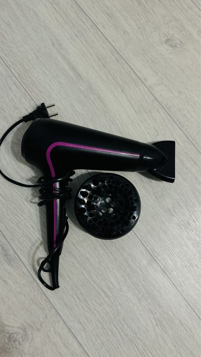 Продам фен Philips почти новый