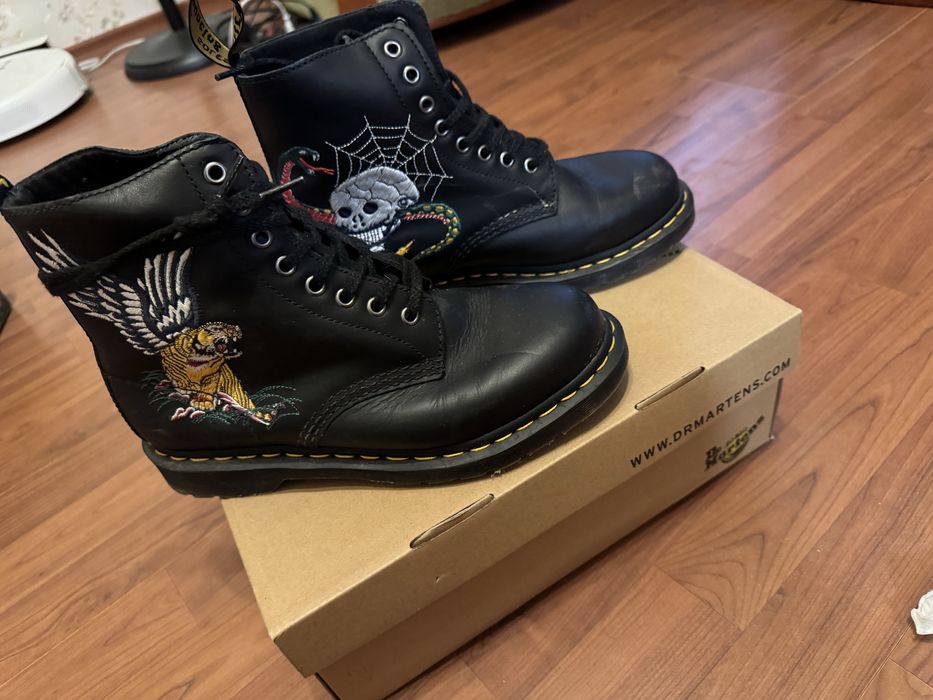 Зимни Обивки Dr. Martens