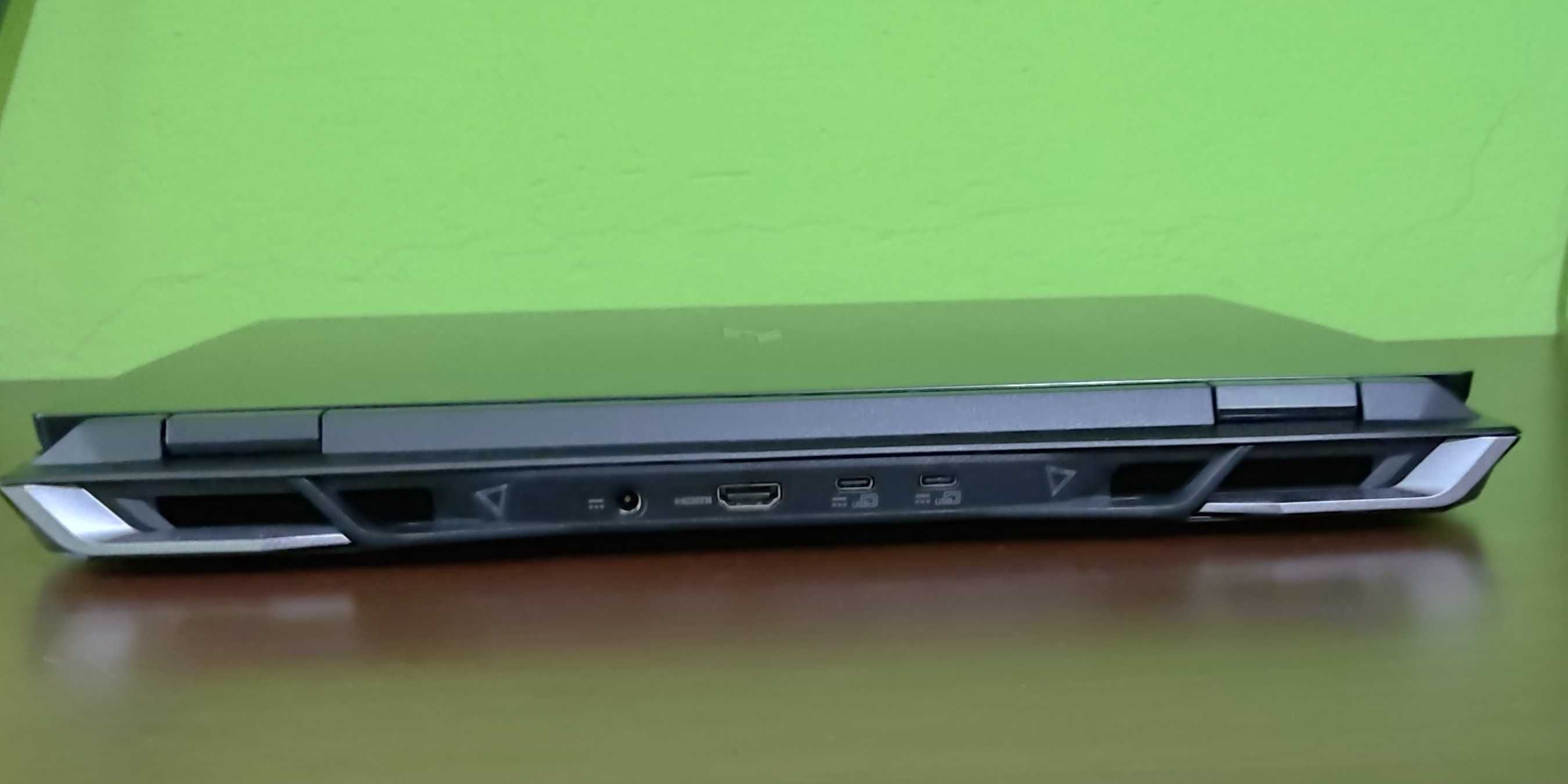 Лаптоп Acer Nitro 16 AN16-41-R561