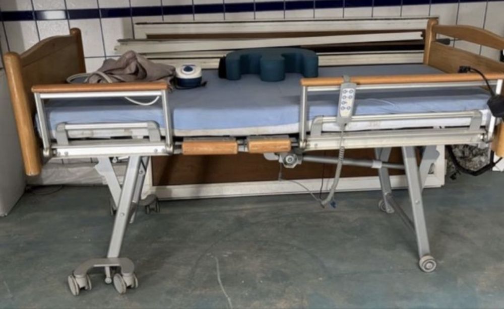 Pat de spital, medical cu telecomanda si cu saltea antiescara