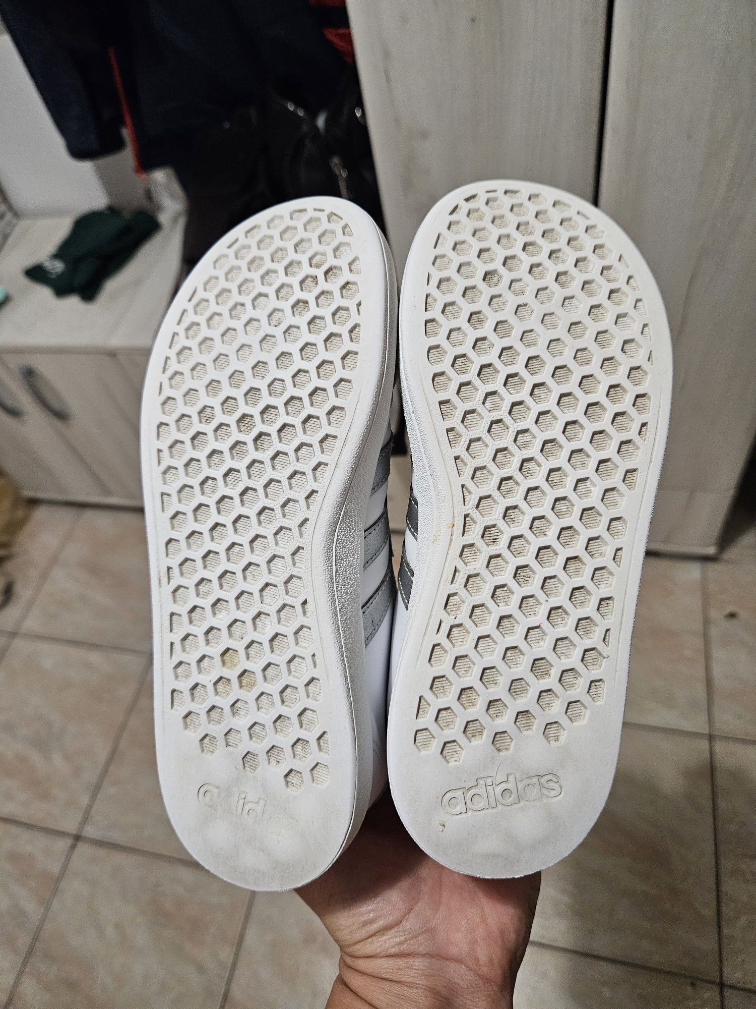 Детски маратонки Adidas, момче, 34 номер
