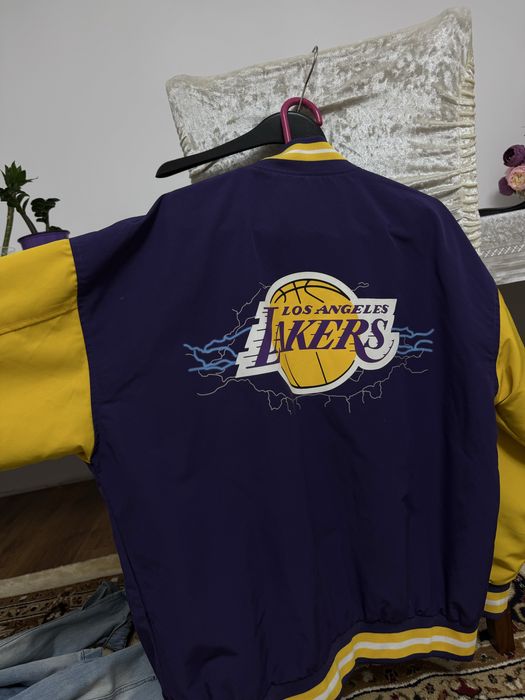 LAKERS бомбер почти как новый