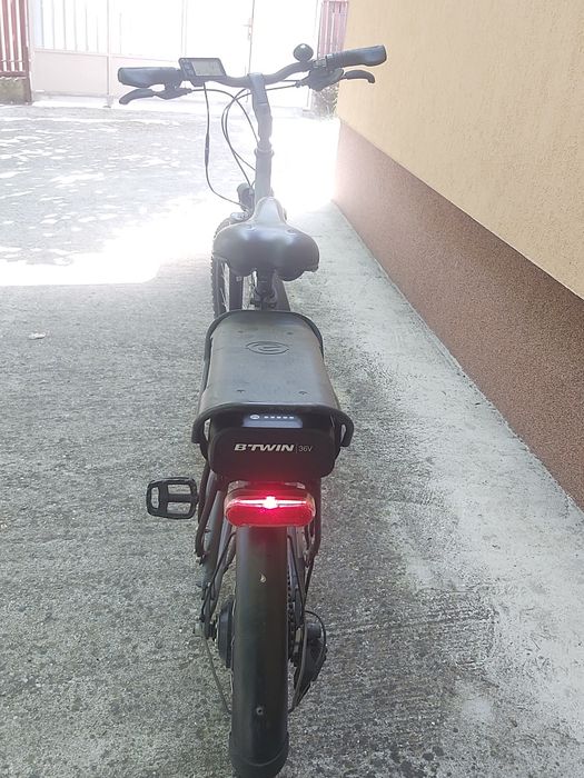 Vând bicicleta electrica btwin