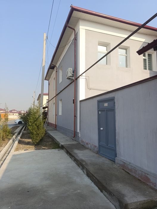 Ўзимни уйимни сотаман.Маклермасман.Ҳовли сотилади,4 сотих ховли