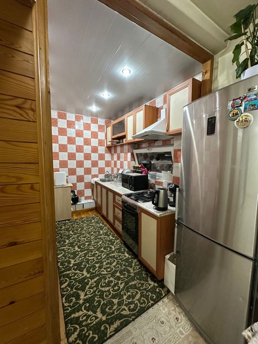 Продам свою 4-комнатую квартиру на м. Новза (4/4/5)