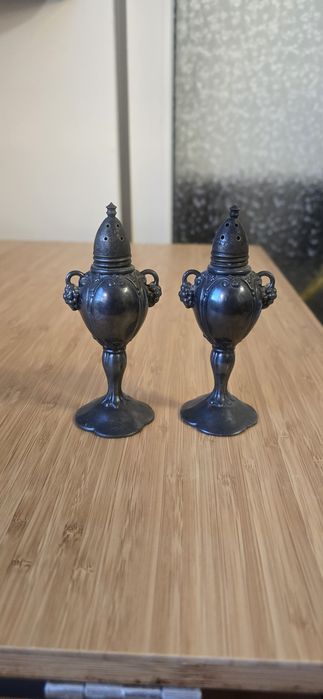 Vând set solnițe din alamă argintată