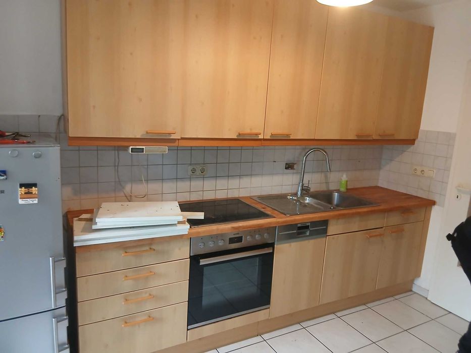 Mobilă de bucătărie complet utilata