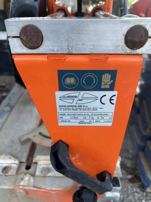 Vand masina taiat pe apa