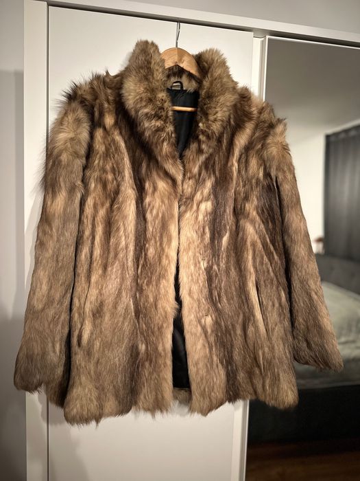Haina blana  maro