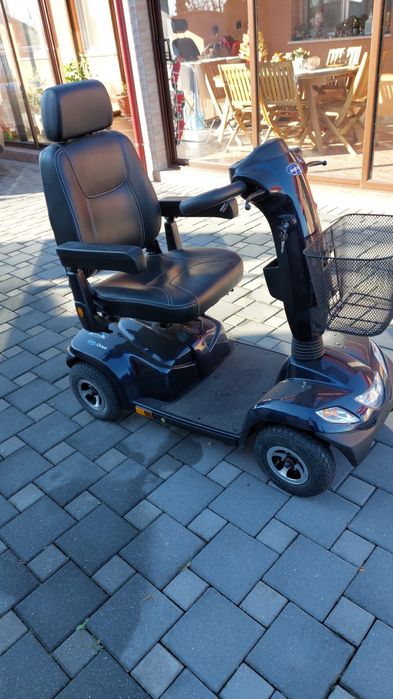 Scooter electric pentru bătrâni