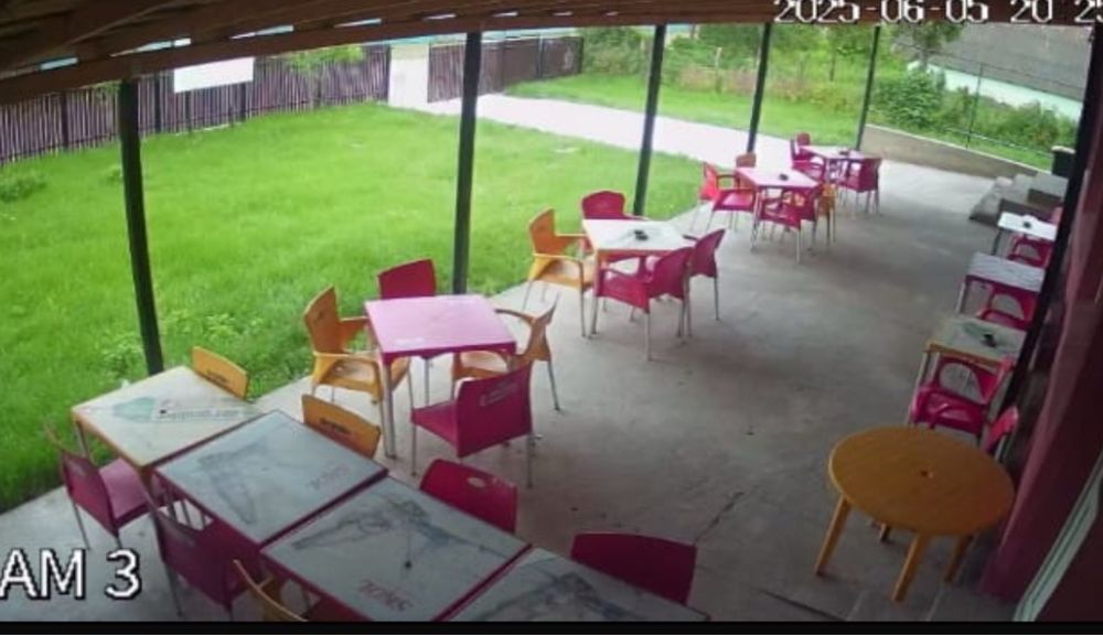 Vând spatiu comercial (magazin alimentar +bar)