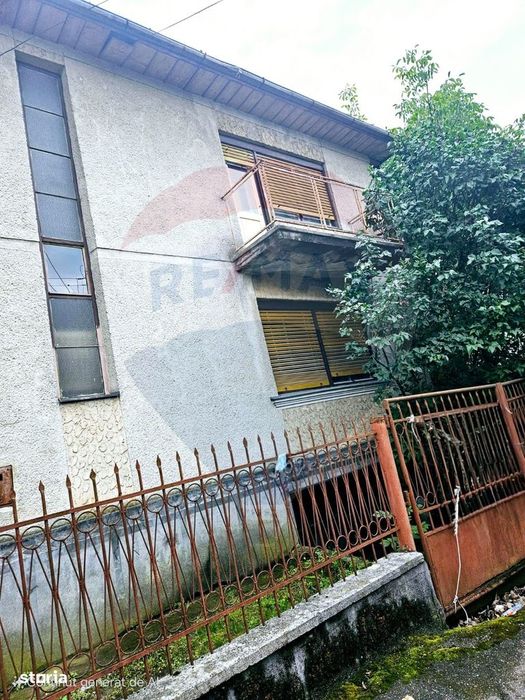 Casă / Vilă cu 6 camere de vânzare în zona Ultracentral