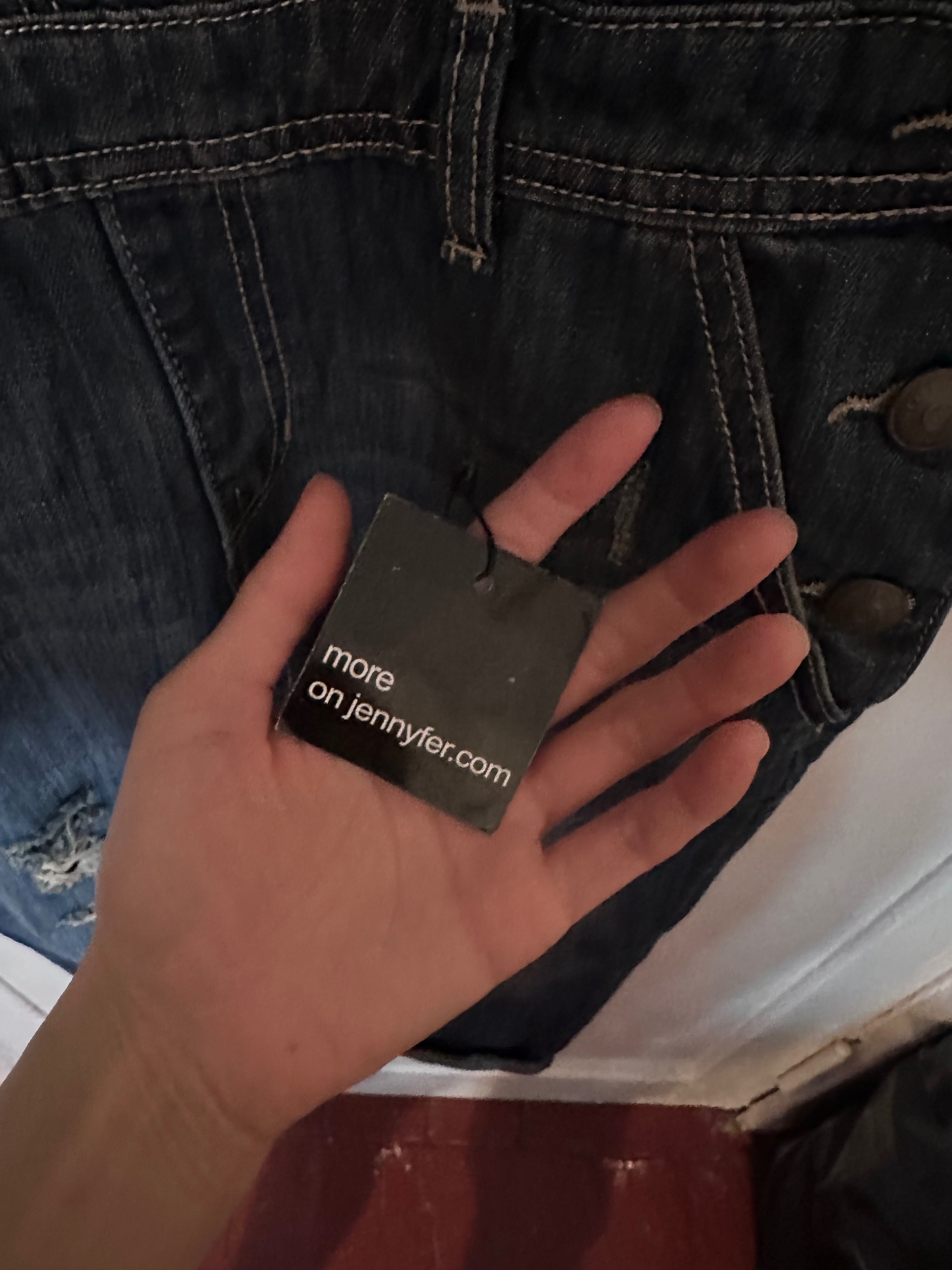 Продам джинсовый комбинезон Jennyfer