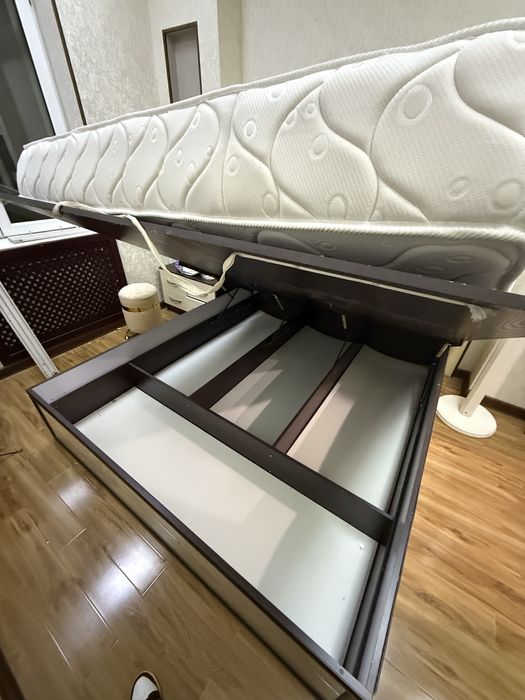 Продаётся комплект спальни! 210x185