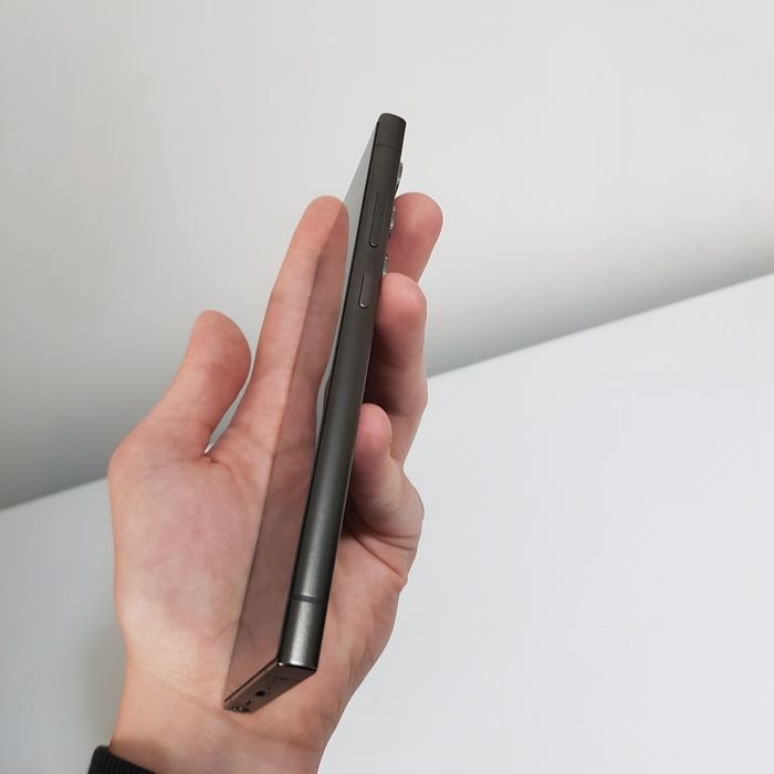 Samsung Galaxy S24 Ultra Full Box.