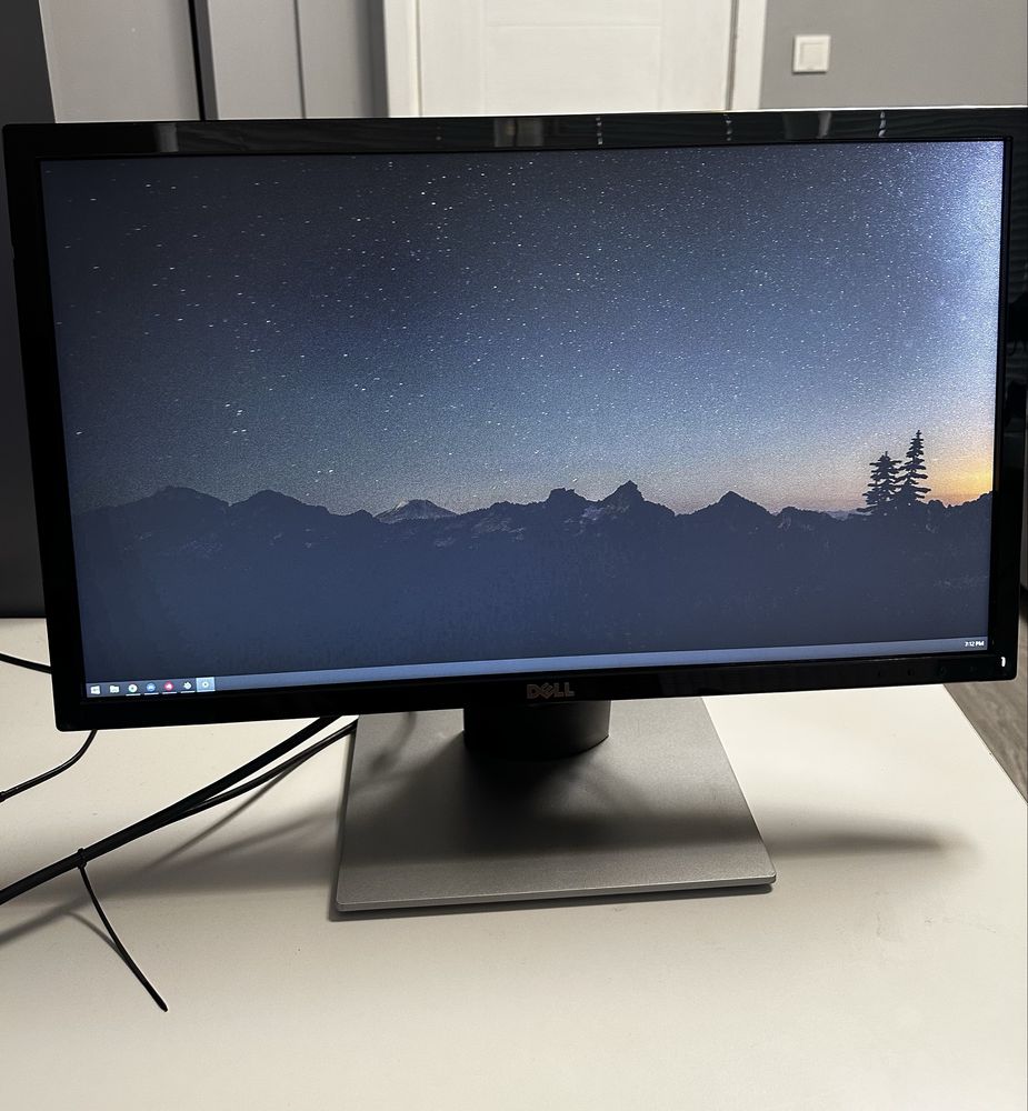 Монитор Dell 24