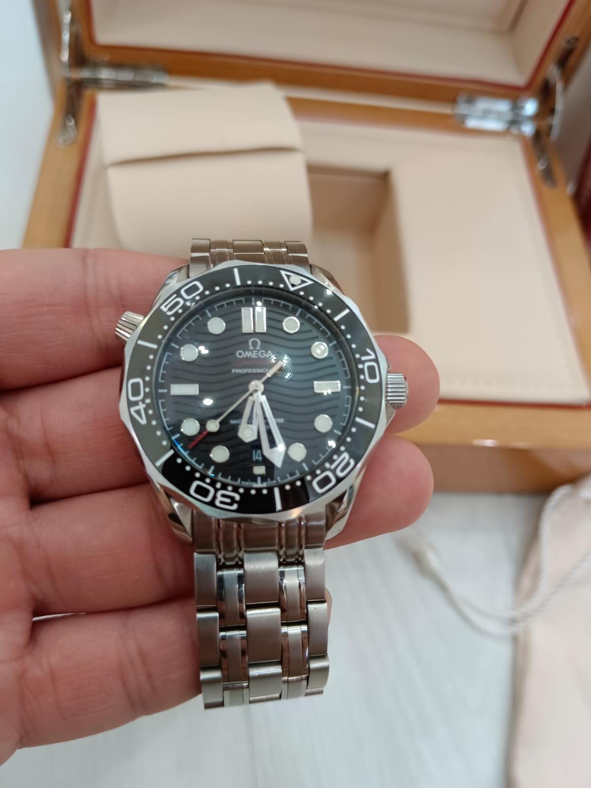Продам часы Omega Seamaster 300 премуим качество