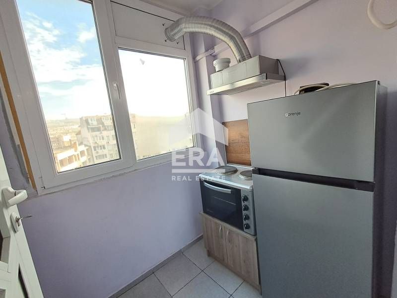 Дава се под наем Едностаен апартамент в Варна, Победа - 28 кв.м за 256 € - Снимка #2