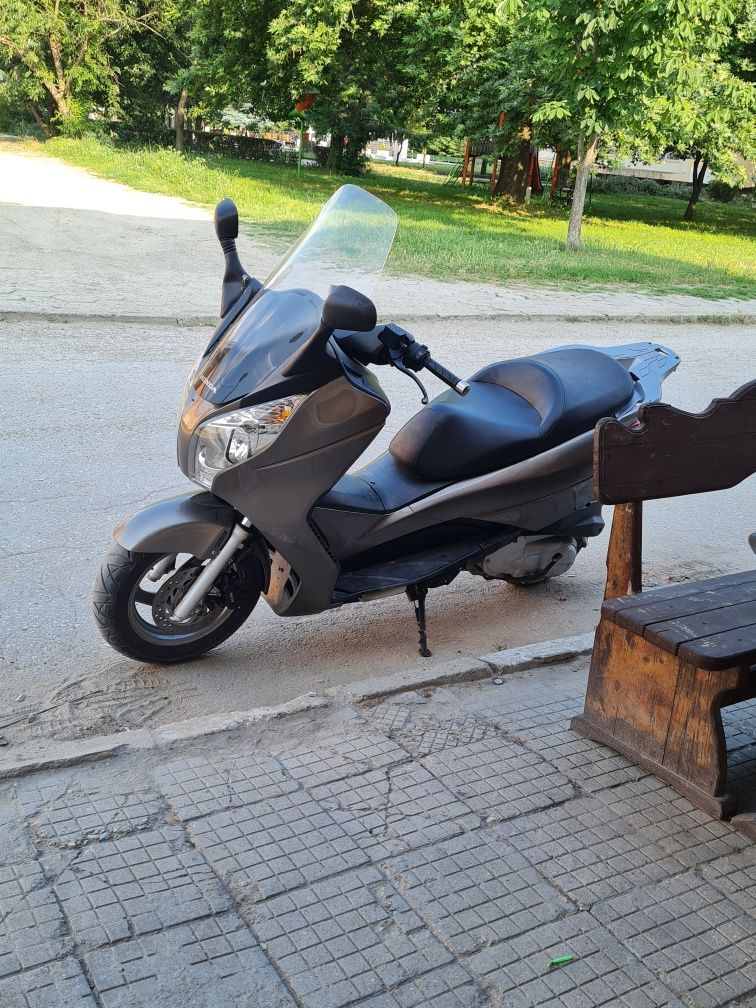 Honda fes wing s 125