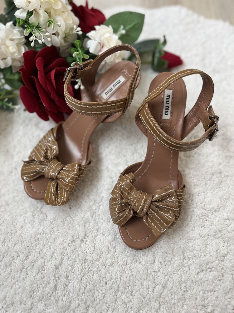 miu miu оригинални  дамски сандали guess liu jo